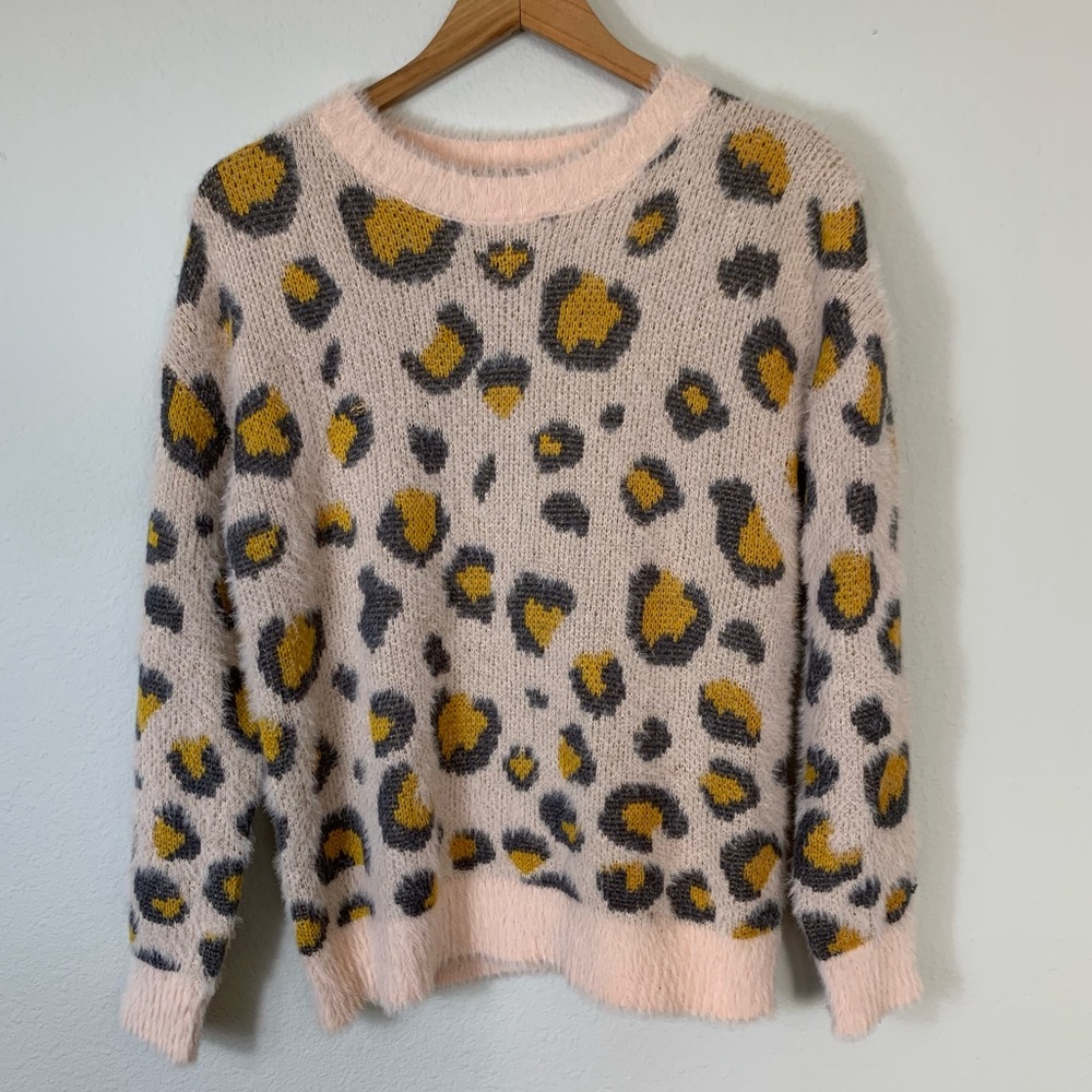 Hem & Thread Leopard Animal Print Eyelash Sweater size M
